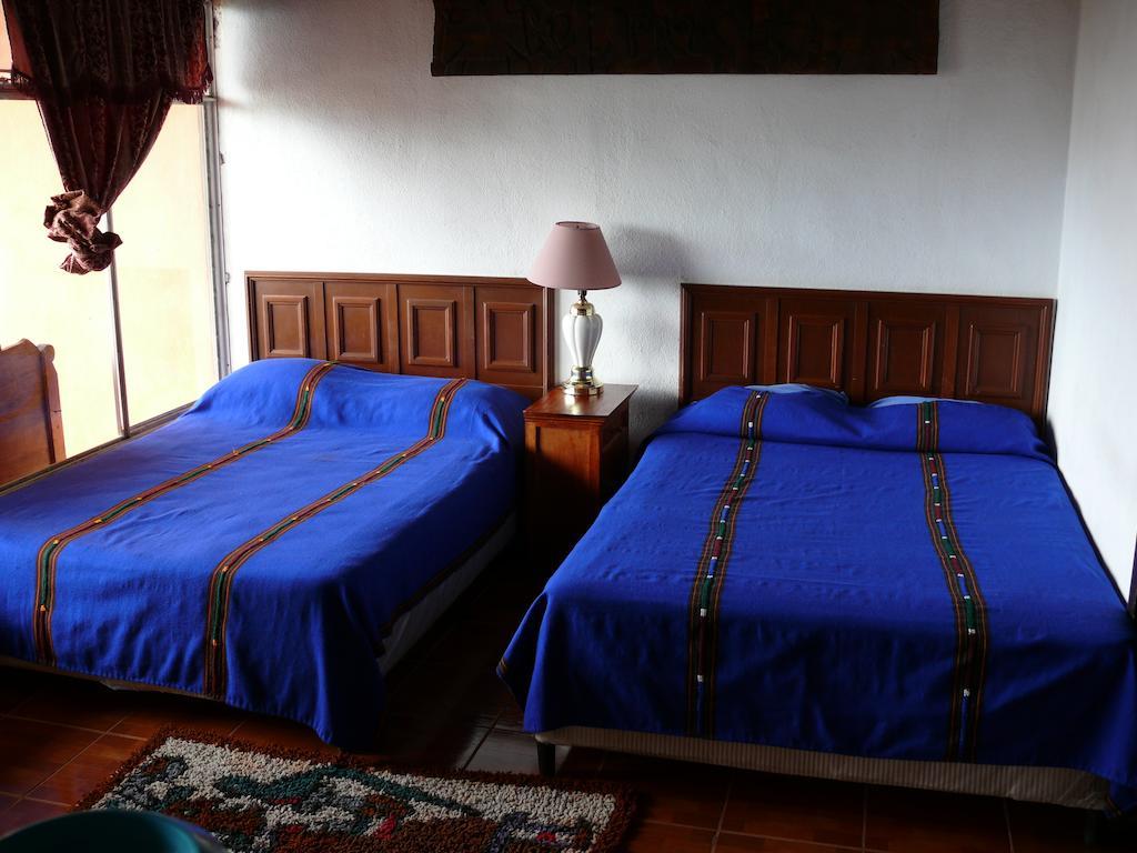 Hotel Playa Linda Panajachel Szoba fotó