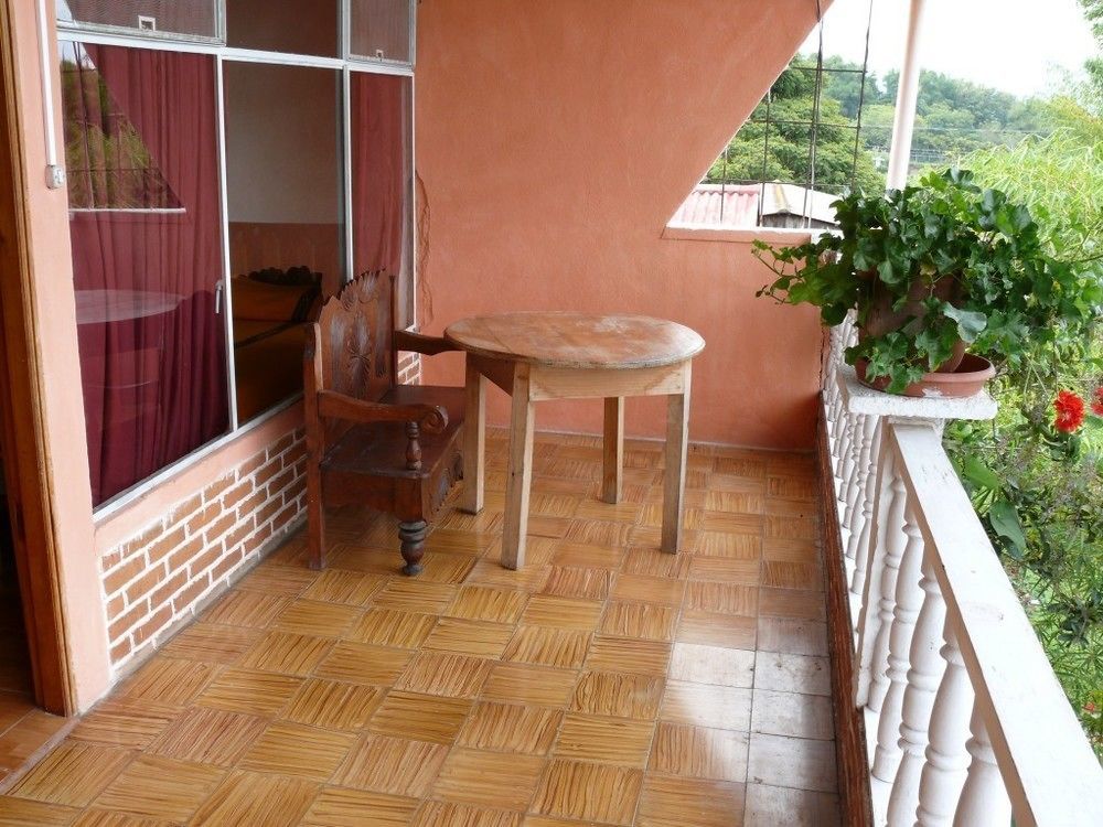 Hotel Playa Linda Panajachel Kültér fotó